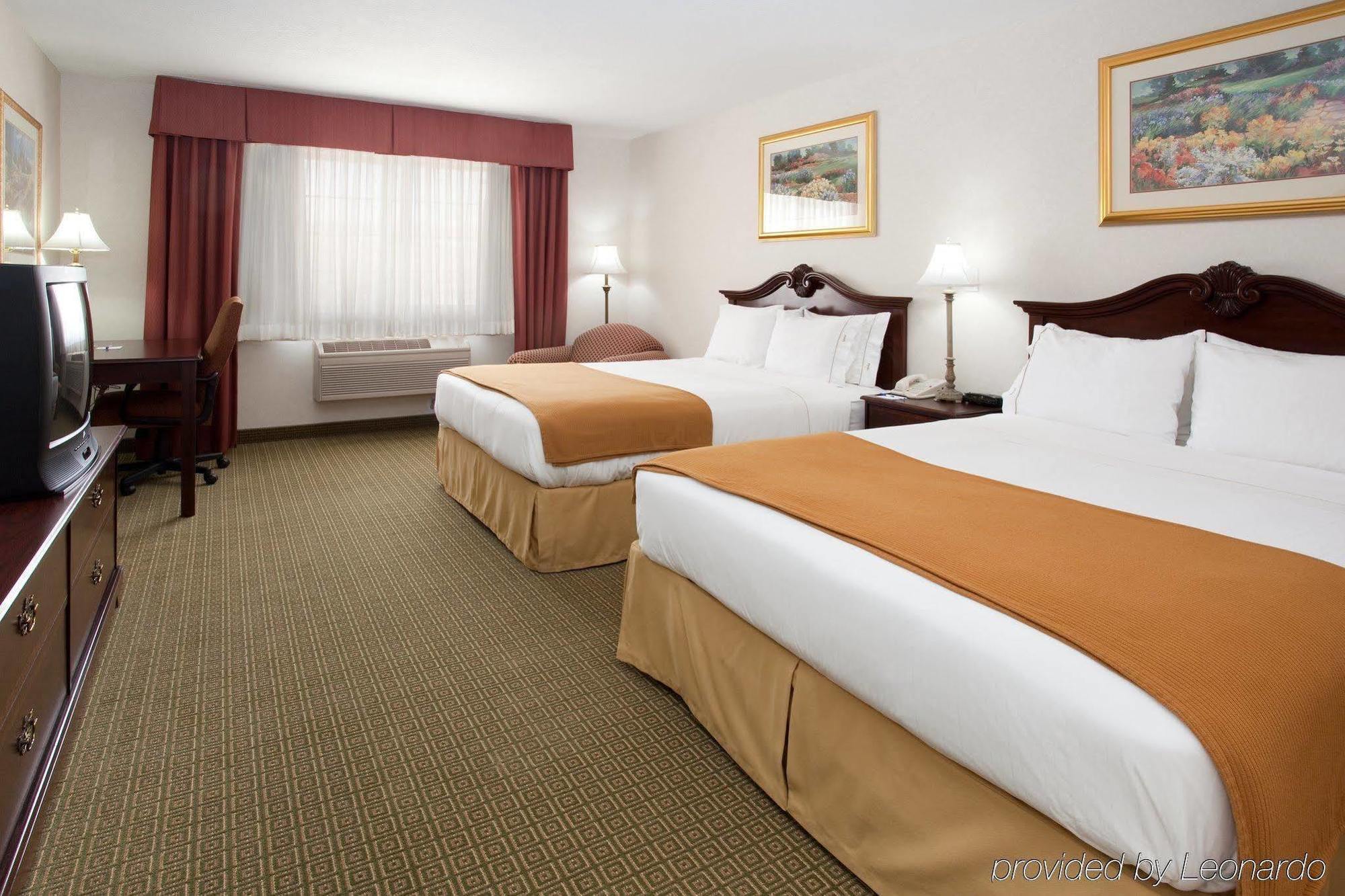 Baymont By Wyndham Nm Hotel 2*