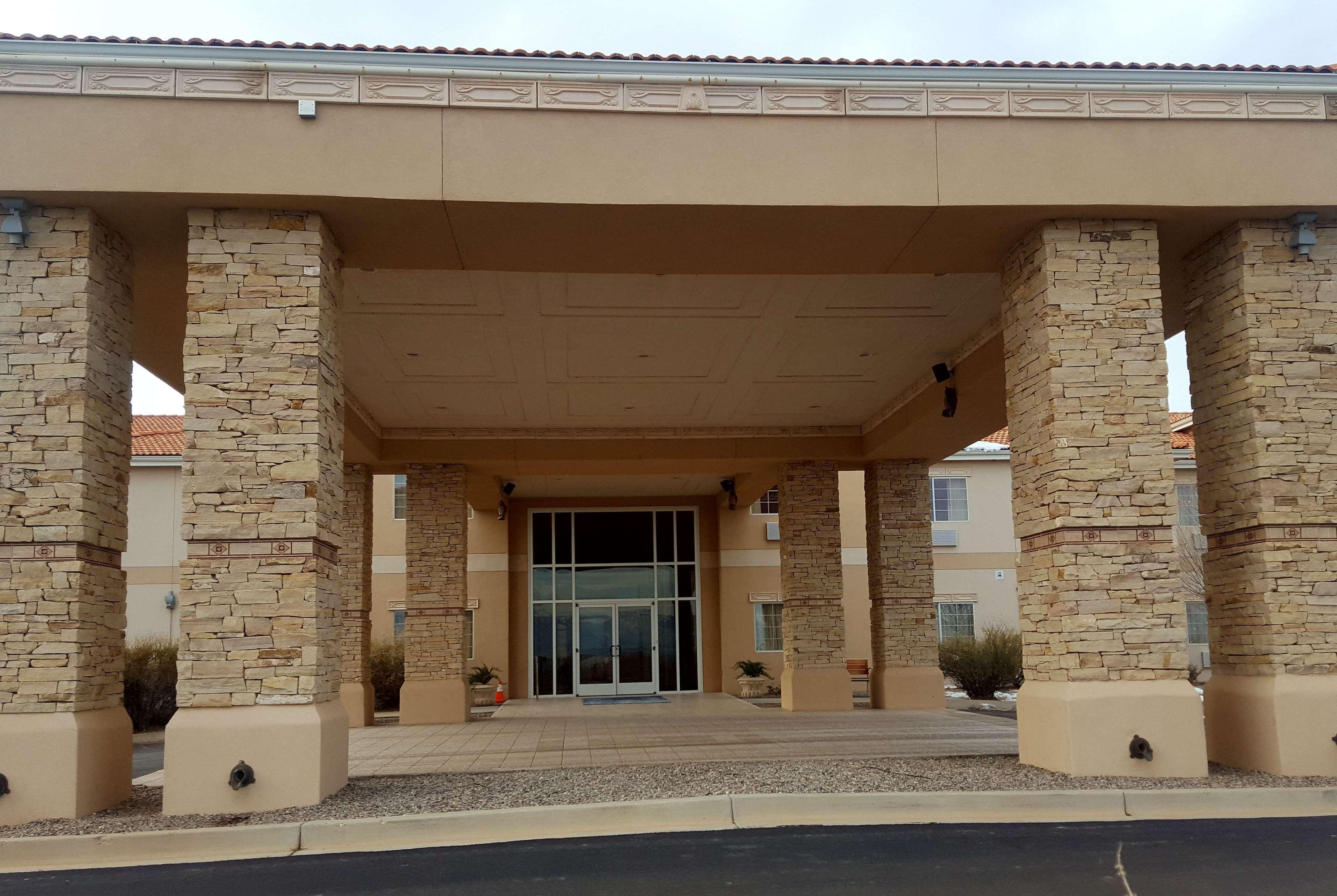 Hotel Baymont By Wyndham Nm 2*